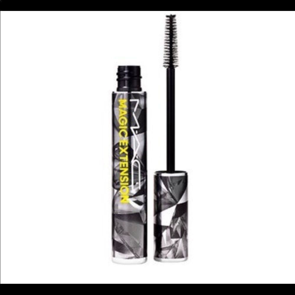 MAC Magic Extension Fiber Mascara